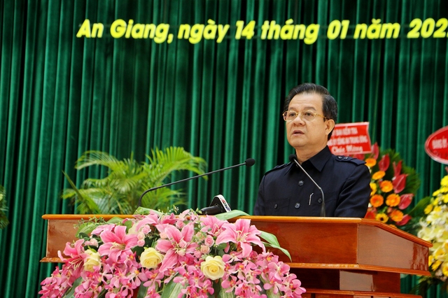 Đồng chí Lê Hồng Quang, Ủy viên BCH Trung ương Đảng, Bí thư tỉnh ủy ghi nhận, đánh giá cao thành tựu của lực lượng Công an toàn tỉnh.
