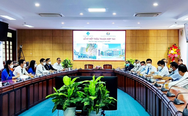 Quang cảnh buổi ký kết hợp tác giữa Trường Đại học Cần Thơ và Trường Phổ thông Thái Bình Dương.
