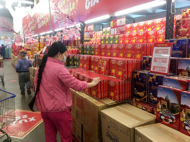 Hà Nội: Nhu cầu mua sắm hàng hóa sẽ tăng từ 3 - 20% dịp Tết Nguyên đán - Ảnh 2.