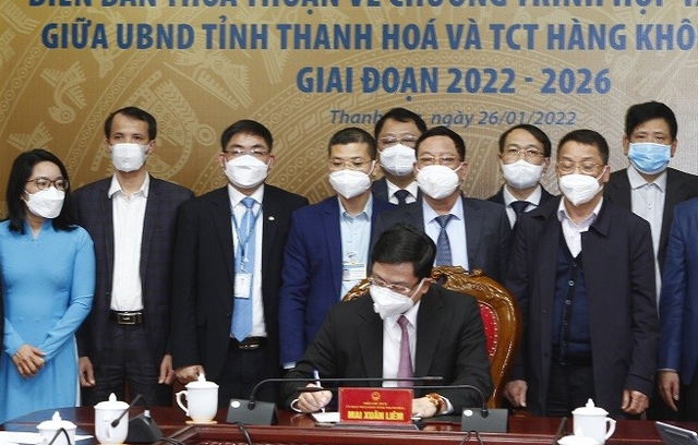 UBND tỉnh Thanh Hóa và Vietnam Airlines ký kết biên bản hợp tác toàn diện - Ảnh 1.