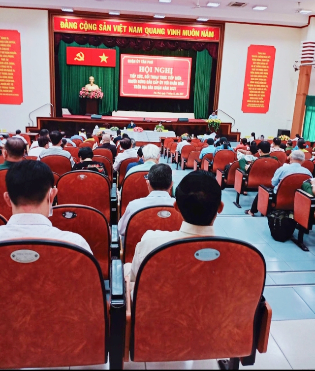Hội nghị tiếp xúc, đối thoại với nhân dân của Quận ủy quận Tân Phú