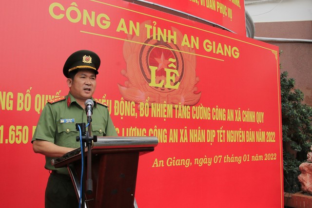 Đại tá Đinh Văn Nơi, Giám đốc Công an tỉnh chỉ đạo cán bộ chiến sĩ quyết tâm đảm bảo an ninh trật tự trước, trong và sau Tết Nguyên đán Nhâm Dần 2022.
