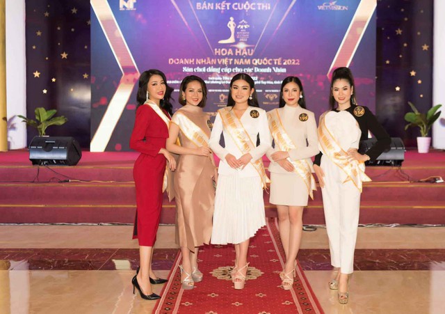 Phương Thư là gương mặt đại diện cho thế hệ doanh nhân trẻ miền Tây tham dự cuộc thi Hoa hậu Doanh nhân Việt Nam Quốc tế 2022.