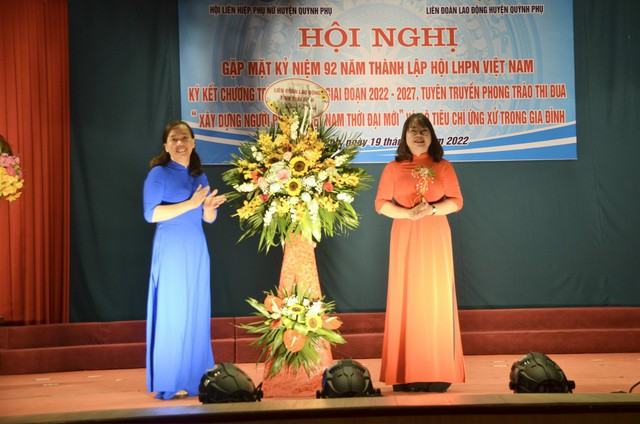 Thái Bình: Ký kết chương trình phối hợp để đảm bảo quyền lợi tốt hơn cho CNVCLĐ nữ - Ảnh 2.