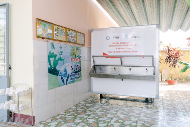 Đà Nẵng: Bàn giao hệ thống máy lọc nước uống tại vòi cho 8 trường THCS trên địa bàn tỉnh - Ảnh 5.
