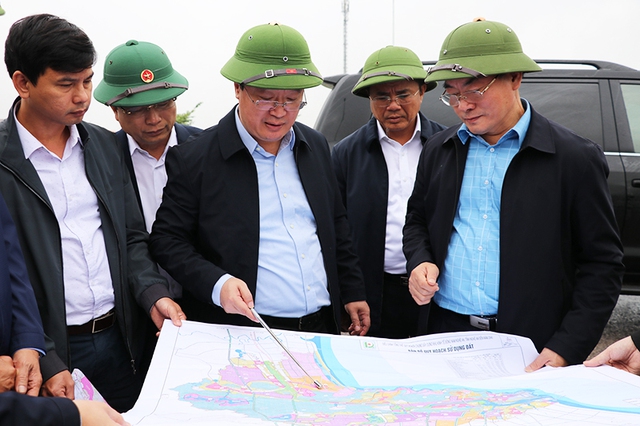 Nghệ An: Chủ tịch UBND tỉnh đi kiểm tra các dự án trên địa bàn huyện Diễn Châu - Ảnh 1.