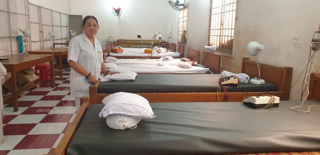 Kiên Giang: Phòng thuốc nam hơn 30 năm từ thiện chữa bệnh giúp người tại Đình thờ Nguyễn Trung Trực.  - Ảnh 9.
