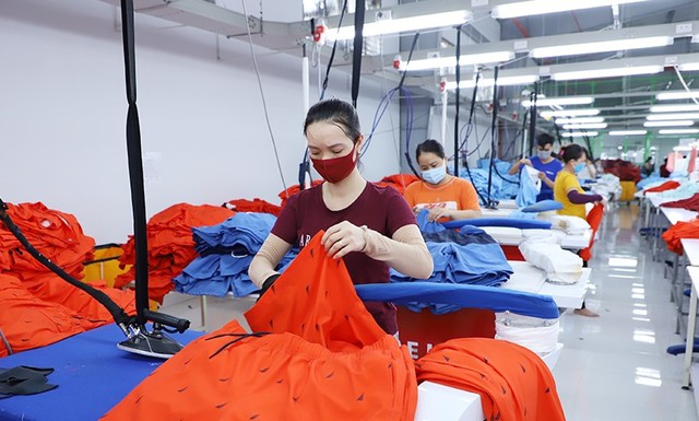 Hà Tĩnh: Hàng dệt và may mặc tăng trưởng cao nhất trong lĩnh vực xuất khẩu của tỉnh. - Ảnh 1.