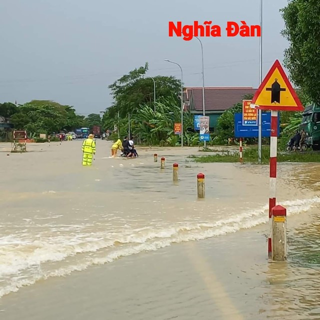 Nghệ An: Mưa lớn, lụt, lũ quét, sạt lở đất gây thiệt hại nặng nề - Ảnh 4.