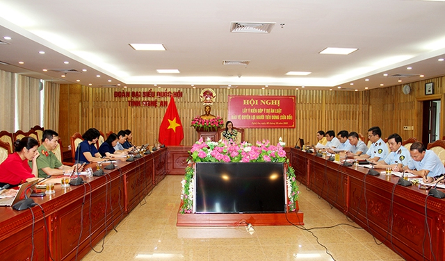 Nghệ An: Đoàn Đại biểu Quốc hội tỉnh lấy ý kiến về Dự án Luật Bảo vệ người tiêu dùng - Ảnh 1.