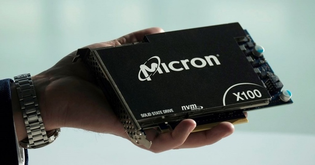 Một sản phẩm của nhà sản xuất chất bán dẫn Micron. Ảnh: Reuters