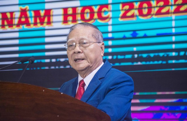TS. Nguyễn Văn Quang - Bí thư Đảng Ủy, Hiệu trưởng Trường Đại học Nam Cần Thơ phát biểu khai giảng năm học mới 2022- 2023.