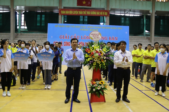 Thái Bình: Hơn 500 cán bộ, đoàn viên nhà giáo tham gia giải cầu lông, bóng bàn ngành giáo dục - Ảnh 1.