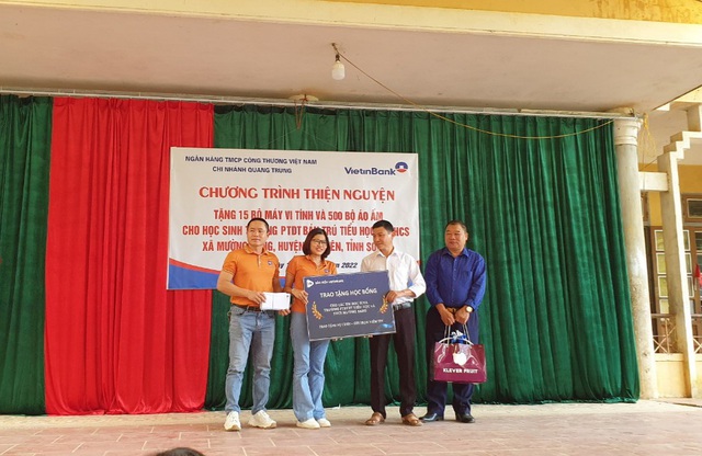 ViettinBank Quang Trung trao tặng yêu thương cho trẻ em nghèo Mường Bang Sơn La - Ảnh 2.