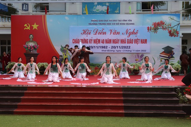 Trường THCS Khai Quang (Vĩnh Phúc): Chào mừng kỷ niệm 40 năm ngày Nhà giáo Việt Nam - Ảnh 1.