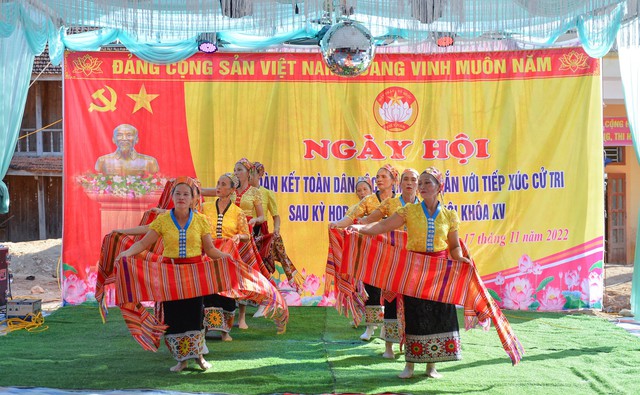 Nghệ An: Vui ngày hội Đại đoàn kết dân tộc tại xã Tà Cạ - Ảnh 10.