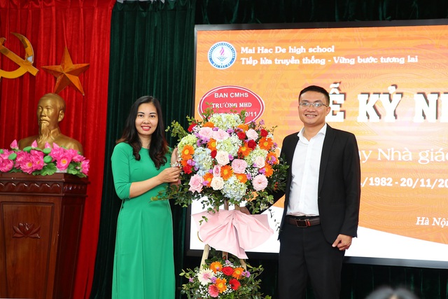 Không khí kỷ niệm 40 năm ngày Nhà giáo Việt Nam - Ảnh 2.