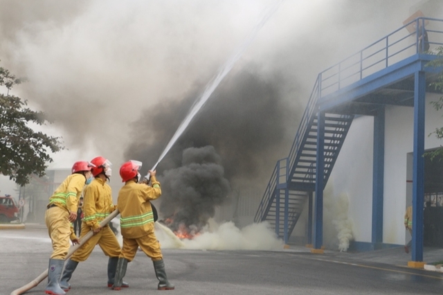 Thanh Hóa: Tổng duyệt diễn tập chữa cháy và cứu nạn, cứu hộ cấp tỉnh - Ảnh 3.