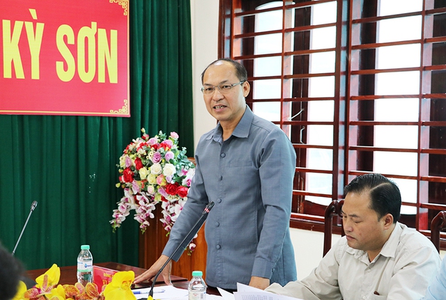 Phó Chủ tịch UBND tỉnh kiểm tra công tác khắc phục hậu quả thiên tai trên địa bàn huyện Kỳ Sơn - Ảnh 3.