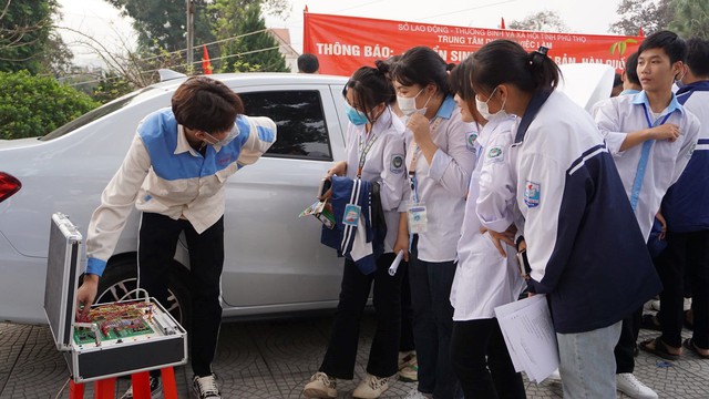 Pcem tham gia sàn giao dihcj việc làm tại Hạ Hòa - Phú Thọ - Ảnh 5.