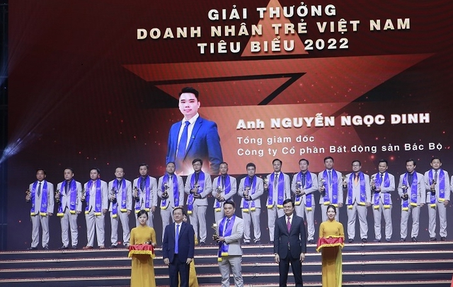 Thanh Hóa: 3 doanh nhân trẻ được vinh danh tại lễ trao Giải thưởng Sao Đỏ 2022 - Ảnh 4.