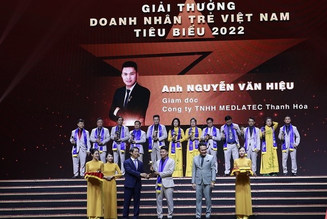 Thanh Hóa: 3 doanh nhân trẻ được vinh danh tại lễ trao Giải thưởng Sao Đỏ 2022 - Ảnh 3.