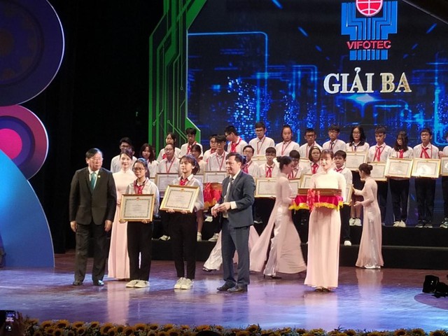 Bắc Giang: Học sinh Trường THCS Vân Hà đạt giải Ba Cuộc thi sáng tạo năm 2022 - Ảnh 1.