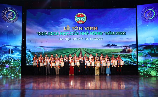 Vinh danh 62 nhà khoa học có đóng góp tiêu biểu cho sự phát triển của nông nghiệp, nông thôn Việt Nam - Ảnh 1.
