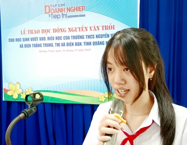 Trao học bổng Nguyễn Văn Trỗi cho học sinh nghèo đạt thành tích học tập giỏi - Ảnh 9.