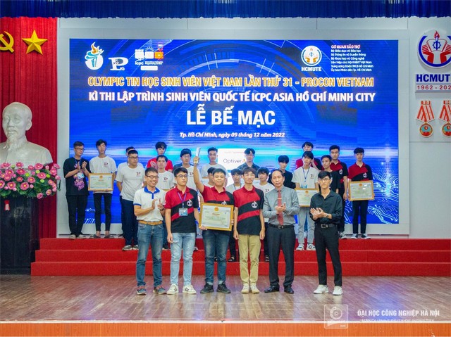 Sinh viên Trường ĐH Công nghiệp Hà Nội đạt thành tích cao tại Kỳ thi Olympic Tin học Sinh viên Việt Nam lần thứ 31 - Ảnh 4.