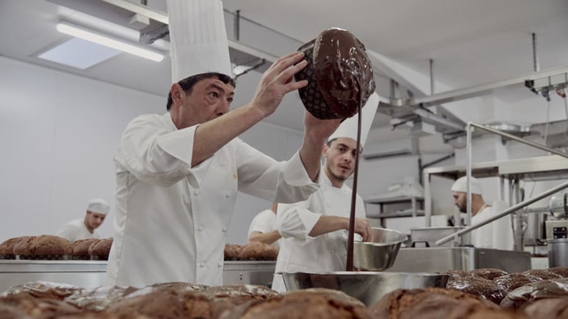 Panettone: Từ món bánh truyền thống đến biểu tượng của văn hóa nước Ý - Ảnh 1.