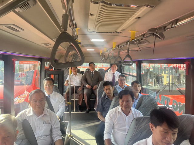 Khai trương 4 tuyến xe buýt liền kề kết nối TP.HCM - Đồng Nai - Ảnh 2.