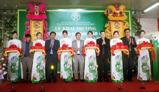 Hà Nội: Khai trương Điểm giới thiệu và bán sản phẩm OCOP tại huyện Ứng Hòa - Ảnh 1.