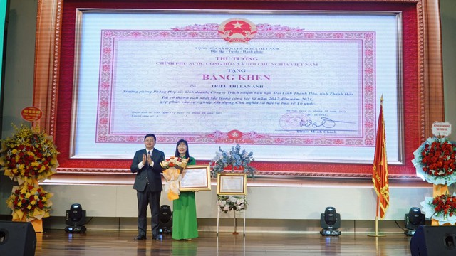 Công ty Mai Linh Thanh Hóa: Tổ chức Lễ đón nhận HCLĐ hạng Nhì của Chủ tịch nước và kỷ niệm 22 năm ngày thành lập - Ảnh 4.
