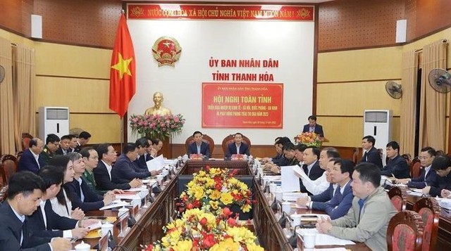 UBND tỉnh Thanh Hóa tổ chức hội nghị triển khai nhiệm vụ kinh tế - xã hội, quốc phòng - an ninh và phát động phong trào thi đua năm 2023 - Ảnh 1.