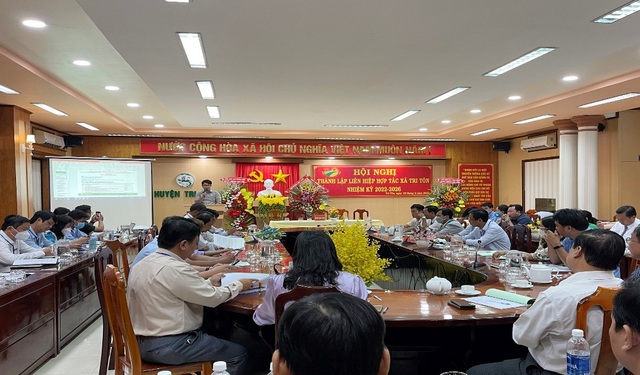 Quang cảnh Hội nghị thành lập Liên hiệp Hợp tác xã Tri Tôn.