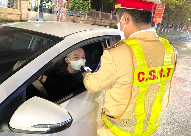 CSGT Công an tỉnh Bắc Giang: Đảm bảo giao thông thông suốt là điều kiện tốt để thúc đẩy phát triển kinh tế - xã hội. - Ảnh 2.