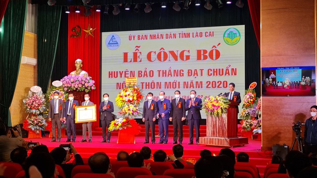 Lào Cai: Lễ công bố huyện Bảo Thắng đạt chuẩn Nông thôn mới năm 2020 - Ảnh 2.