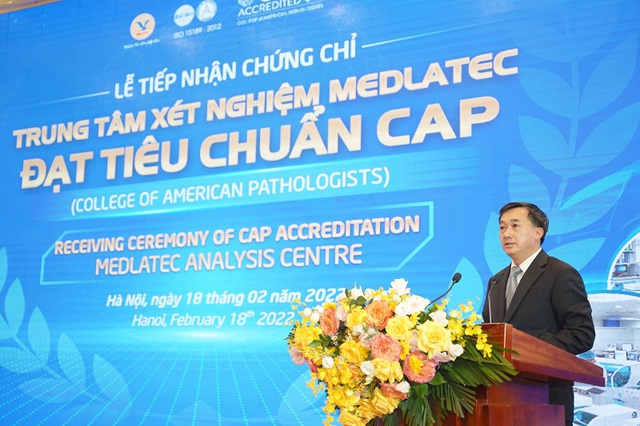 GS.TS Trần Văn Thuấn, Thứ trưởng Bộ Y tế chúc mừng BV đầu tiên của Việt Nam đạt chứng nhận CAP.