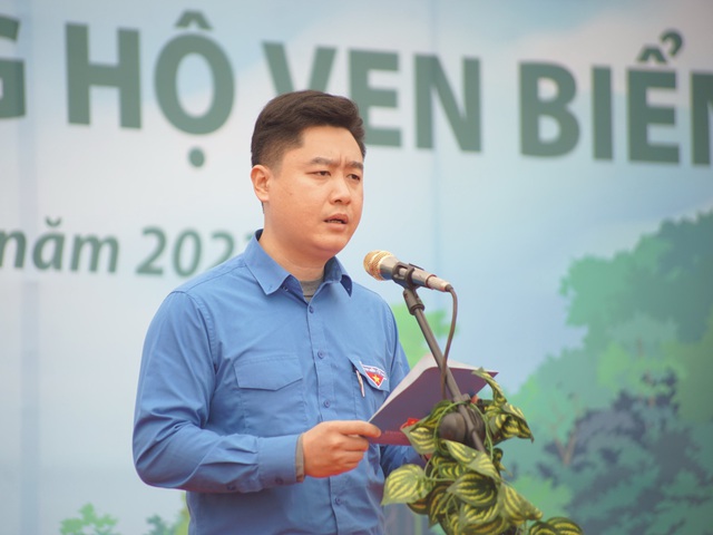 Ông Lê Văn Lương - Ủy viên BCH Trung ương Đoàn, Bí thư Tỉnh đoàn Nghệ An phát biểu tại Lễ phát động trồng cây