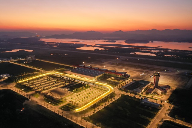 Tỉnh Quảng Ninh, Sun Group và Vietnam Airlines hợp tác phát triển du lịch Quảng Ninh - Ảnh 2.