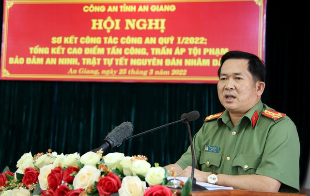 Đại tá Đinh Văn Nơi - Giám đốc Công an tỉnh phát biểu chỉ đạo Hội nghị.