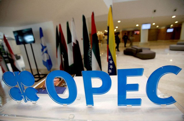 OPEC cảnh báo EU không thể thay thế nguồn cung dầu thô của Nga - Ảnh 1.