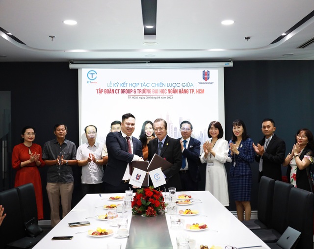 CT Group ký kết hợp tác chiến lược với trường Đại học Ngân hàng TP.HCM - Ảnh 1.