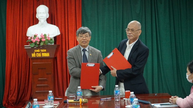 Hội Đông y TP. Hà Nội ký kết hợp tác toàn diện với Viện Y học bản địa Việt Nam - Ảnh 5.
