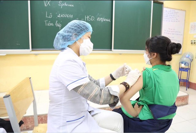 Hơn 25.000 trẻ 11 tuổi ở Hà Nội đã tiêm vaccine COVID-19, chưa ghi nhận phản ứng bất thường sau tiêm - Ảnh 1.