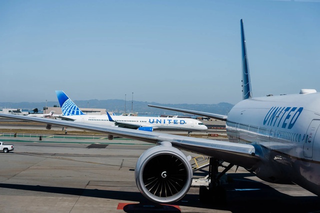 Hãng hàng không United Airlines dự báo doanh thu kỷ lục nhờ nhu cầu đi lại bùng nổ - Ảnh 1.