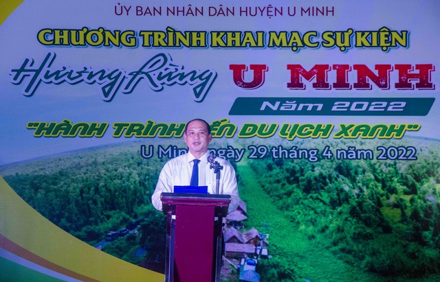 Ông Nguyễn Thanh Liêm - Phó Chủ tịch UBND huyện U Minh, Trưởng Ban tổ chức sự kiện phát biểu khai mạc &quot;Hương rừng U Minh năm 2022&quot;.