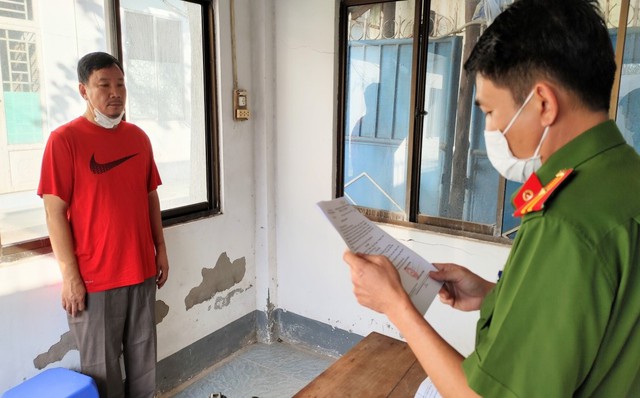 Cơ quan điều tra đọc Quyết định bắt tạm giam bị can Nguyễn Thanh Bình.