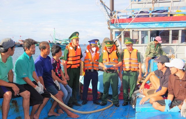 Kiên Giang: Tuyên truyền ngư dân chấm dứt tình trạng khai thác hải sản trái phép - Ảnh 12.